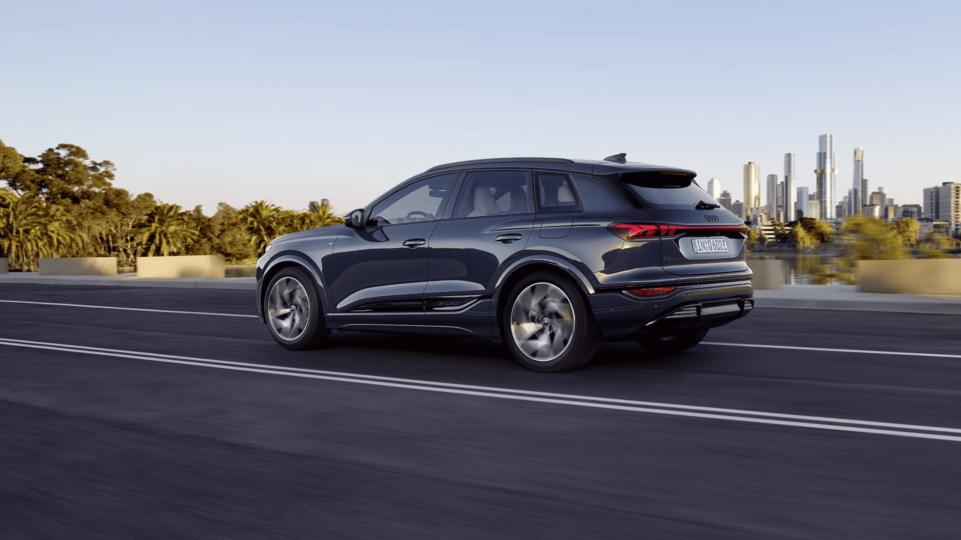 Audi Paris 12 - Audi Q6 e-tron 